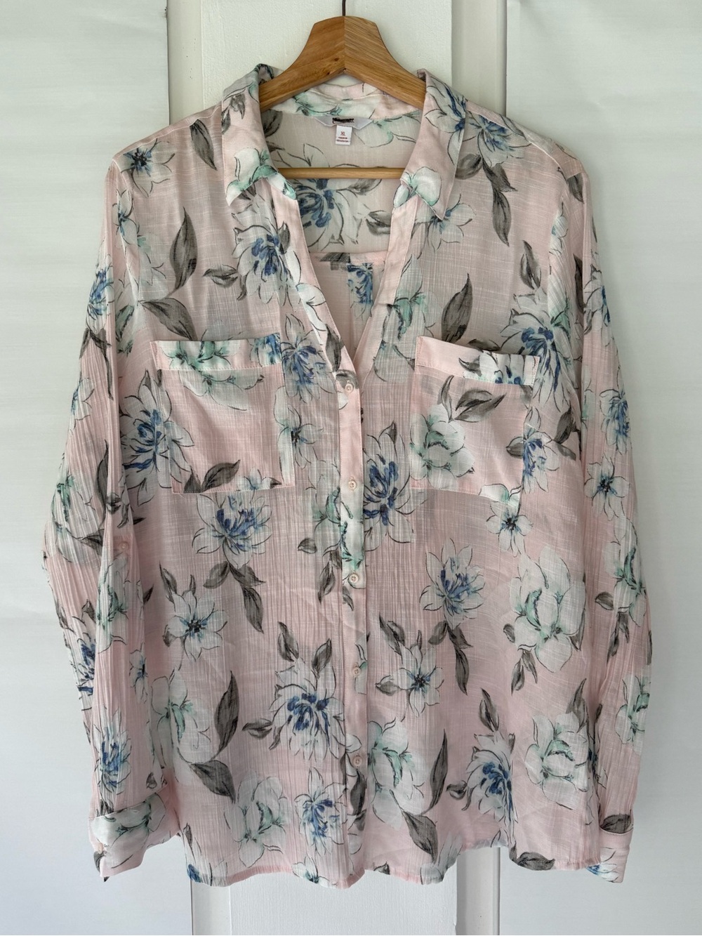 Candies Elegant Floral Semi-Sheer Size XL Lightweight Top